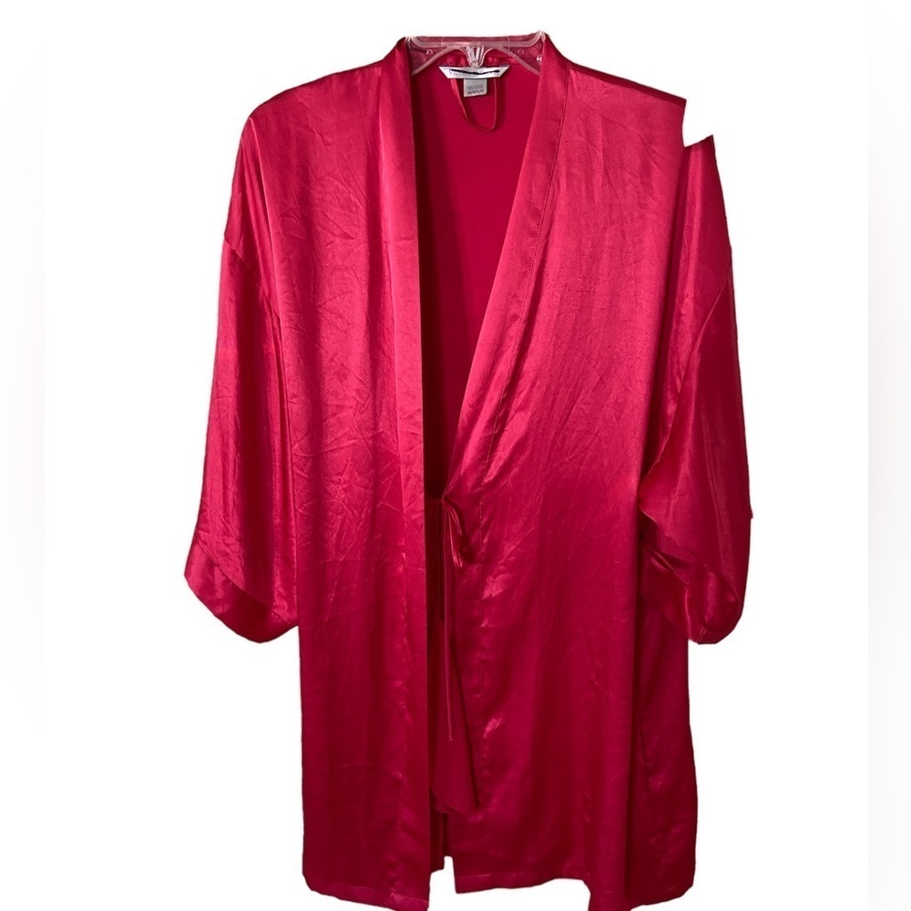 Victoria’s Secret red silky robe, size M/L missing belt